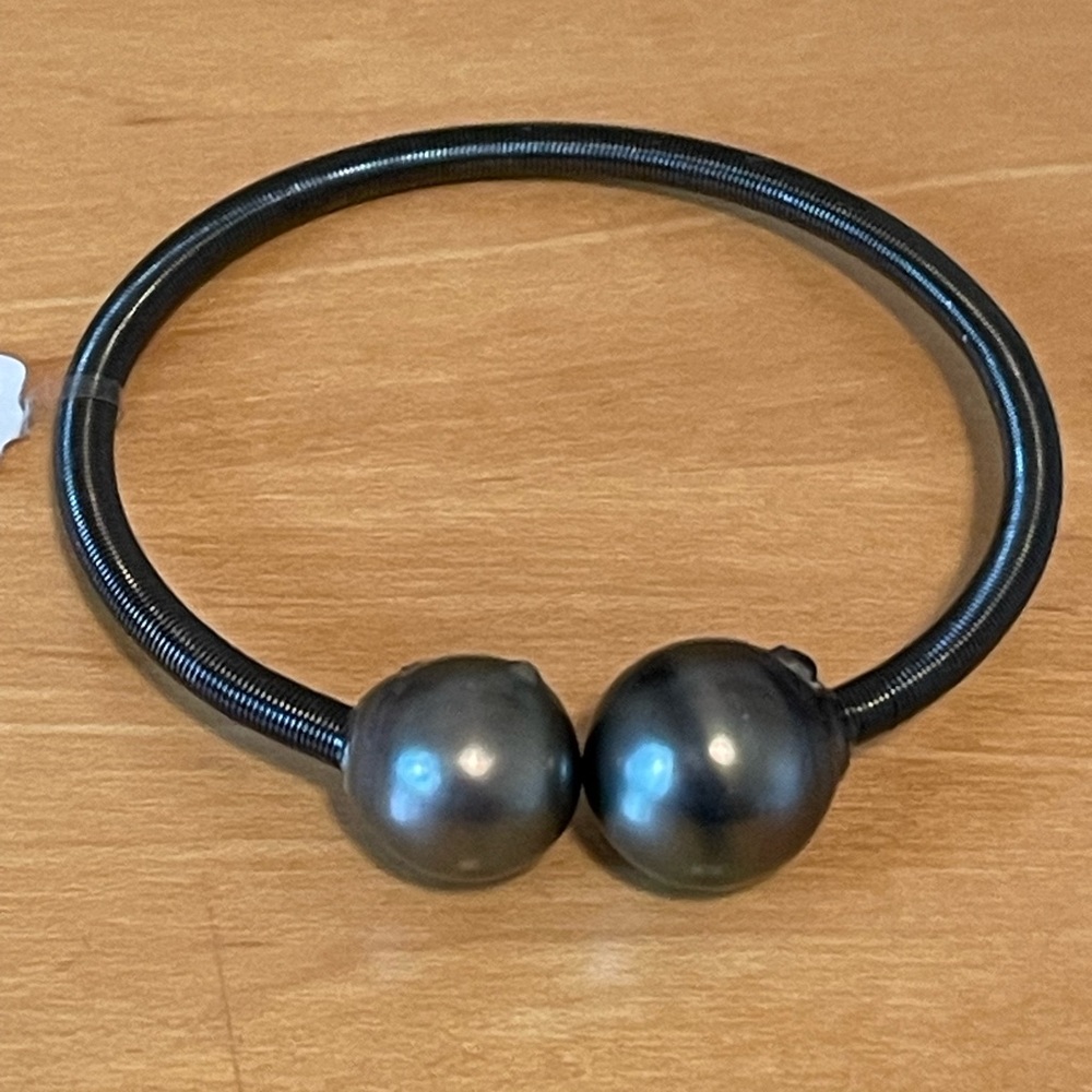 South Sea Tahitian pearl bangle bracelet